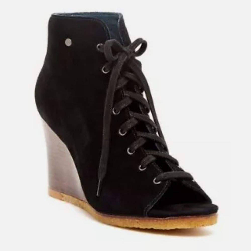 UGG 3340 ELYSE OPEN TOE BLACK SUEDE LACE UP ANKLE HEELS SIZE: 7(US)